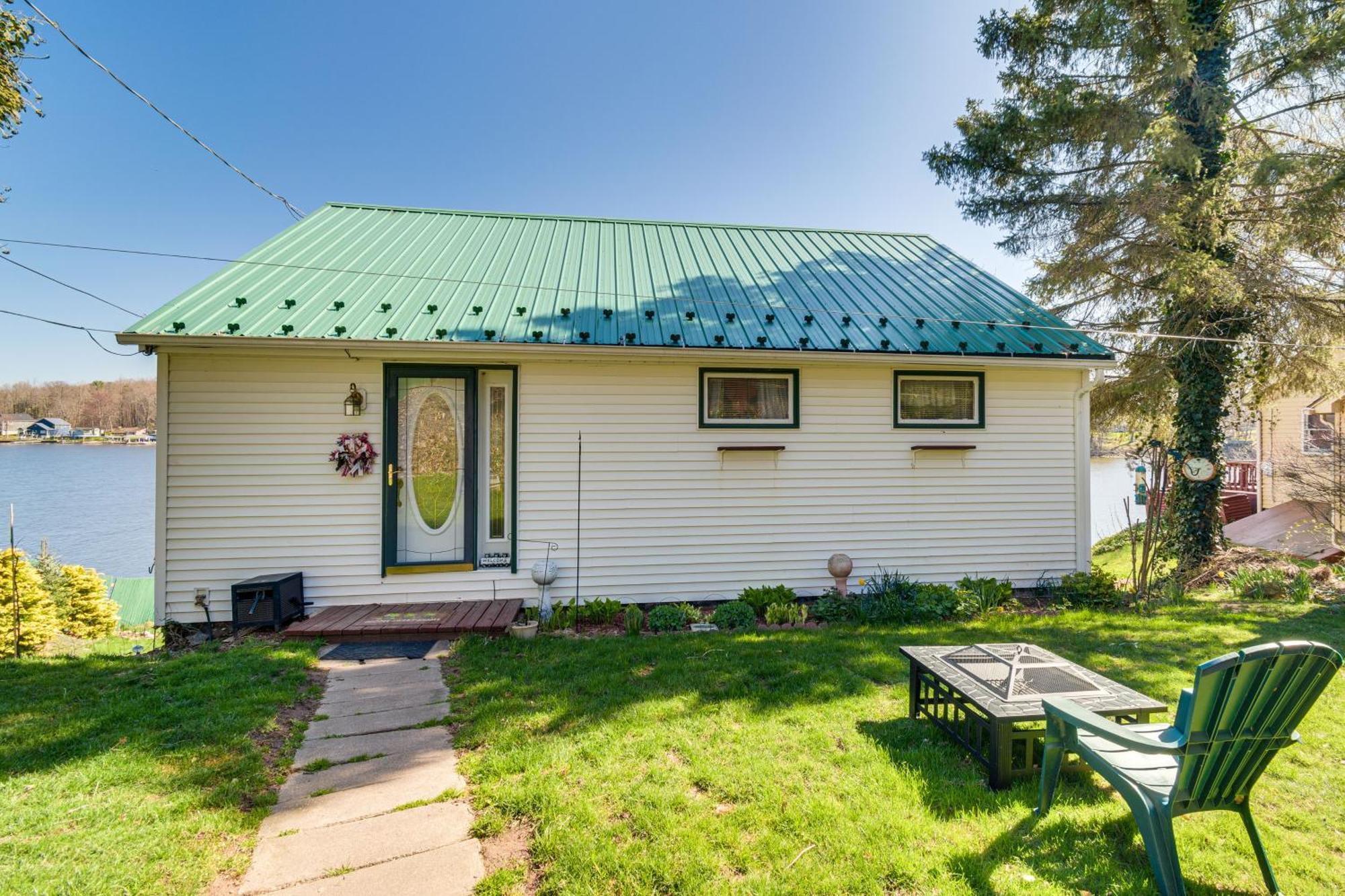 Waterfront Wolcott Vacation Rental With Deck And Views Exteriör bild