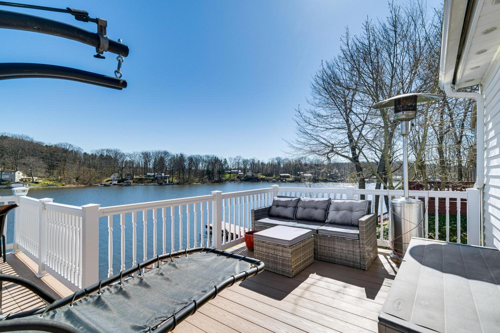 Waterfront Wolcott Vacation Rental With Deck And Views Exteriör bild