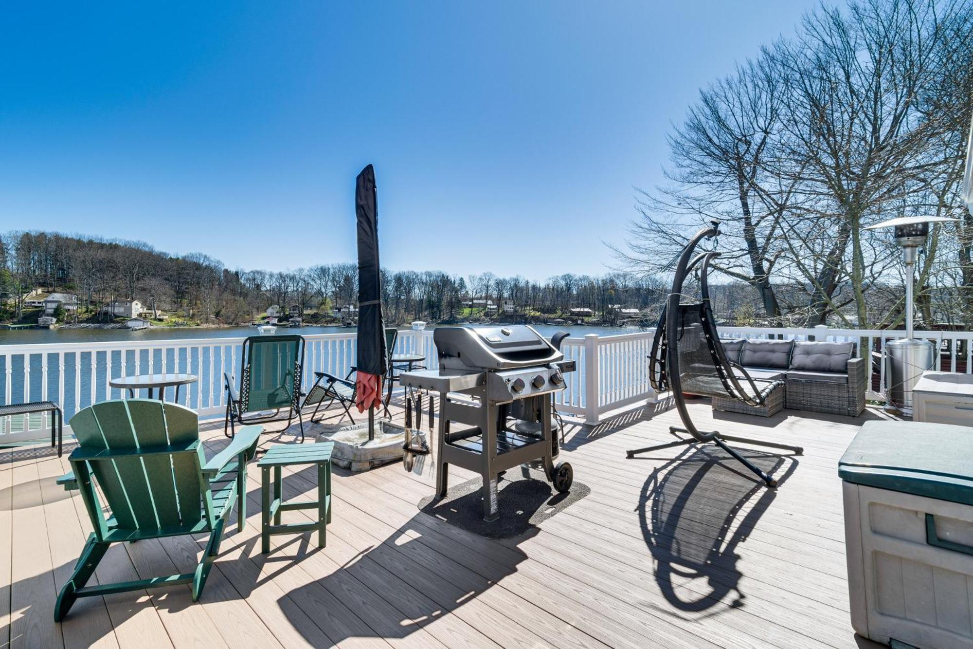 Waterfront Wolcott Vacation Rental With Deck And Views Exteriör bild