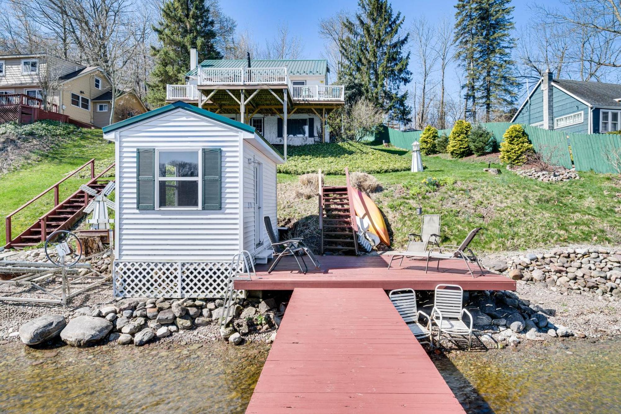 Waterfront Wolcott Vacation Rental With Deck And Views Exteriör bild